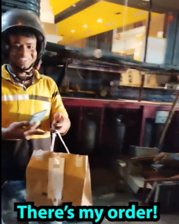 பத்தே நொடிகளில் டெலிவரி பத்தே நொடிகளில் டெலிவரி