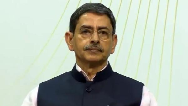  ஆளுநர் வெளியிட்ட புத்தகம்