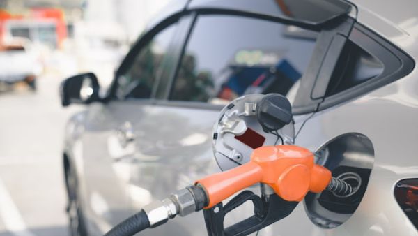 Fact Check: Will petrol expand during summer? Should you refuel your vehicle in the early morning? Fact Check: Will petrol expand during summer? Should you refuel your vehicle in the early morning?