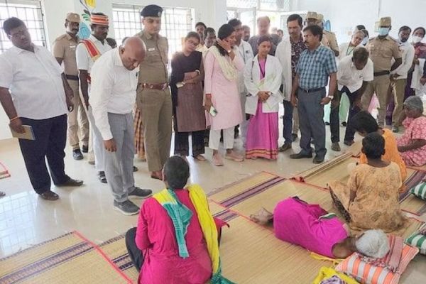  ஆசிரமத்திற்குச் சீல்