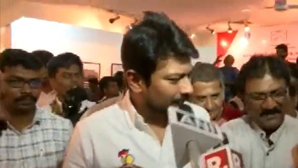 உதயநிதியிடம் கேள்வி உதயநிதியிடம் கேள்வி