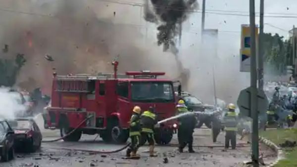 8 போலீஸார் பலி 