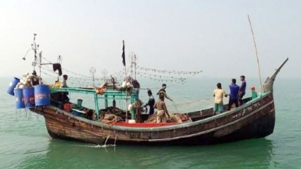 Eelam Tamil Fishermen oppose for Licence to Tamilnadu Fishermen Eelam Tamil Fishermen oppose for Licence to Tamilnadu Fishermen