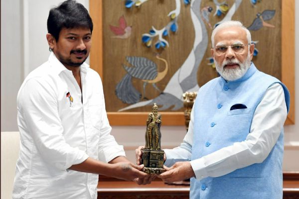 பிரதமர் மோடியுடன் சந்திப்பு 