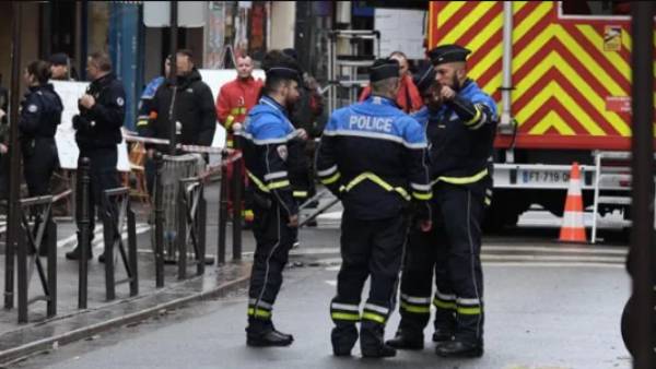  50+ கத்திகுத்து