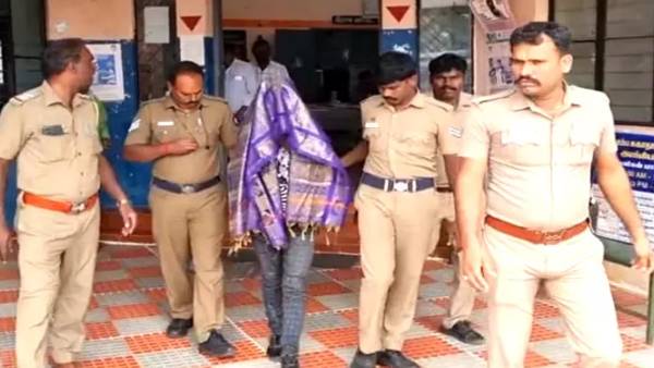 கல்லூரி மாணவர் கல்லூரி மாணவர்