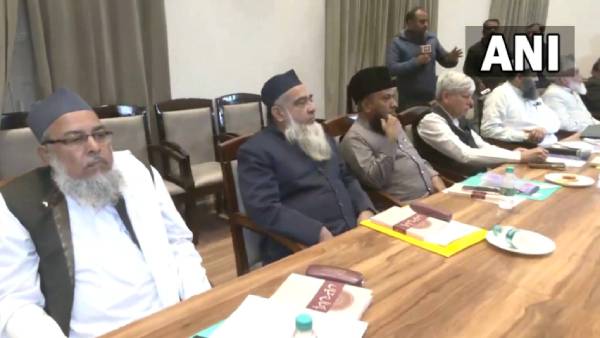 Uttar pradesh Muslim Personal Law Board Opposes Common Civil Code 