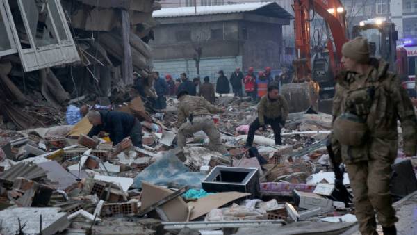 20 IS terrorists escape Syria prison holding Daesh inmates after Earthquake 
