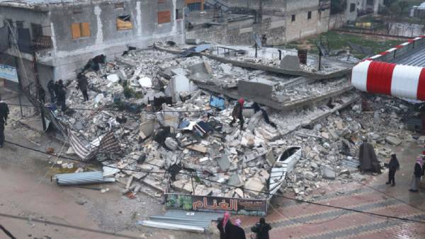 எத்தனை பேர் பலி? எத்தனை பேர் பலி?