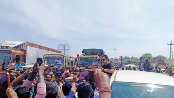  மக்கள் போராட்டம்