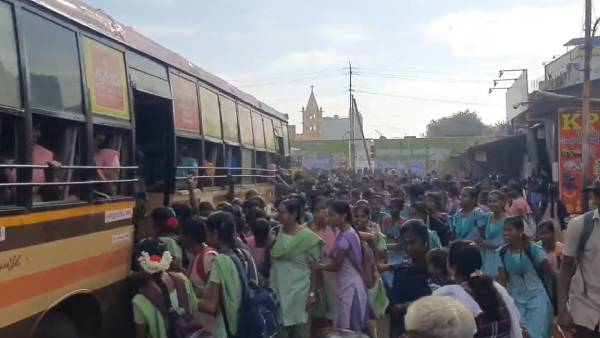 4 வழிச்சாலை அமைக்கும் பணி 