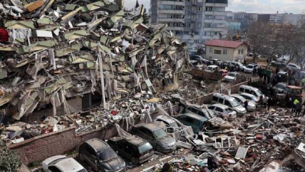  உருக்குலைந்த துருக்கி 