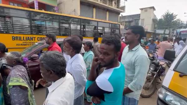 சாலை மறியல் சாலை மறியல்