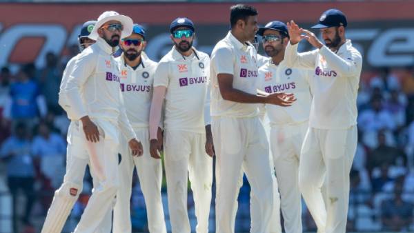 ஆடுகளங்கள் ஆடுகளங்கள்