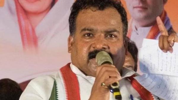 அதிமுகவை பிரித்த பெருமை அதிமுகவை பிரித்த பெருமை