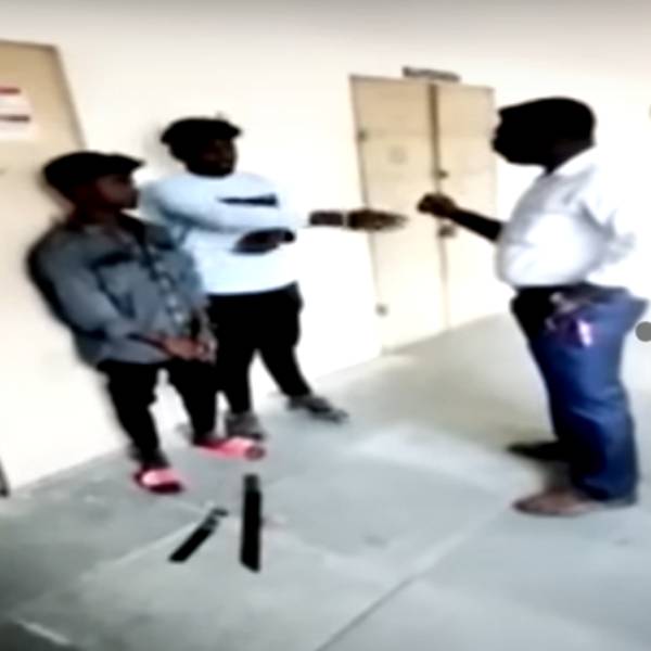 ரவுண்டு கட்டிய பொதுமக்கள் ரவுண்டு கட்டிய பொதுமக்கள்