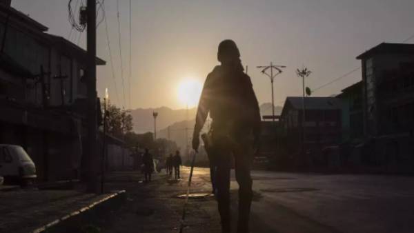 தாக்குவோம்