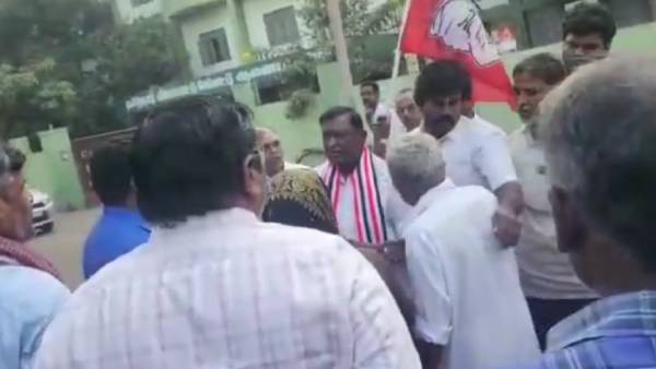  சுற்றிய வியாபாரிகள்