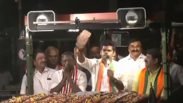 செங்கல் வைத்து பிரச்சாரம் 