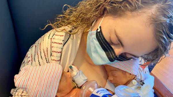  இரட்டை குழந்தைகள் 