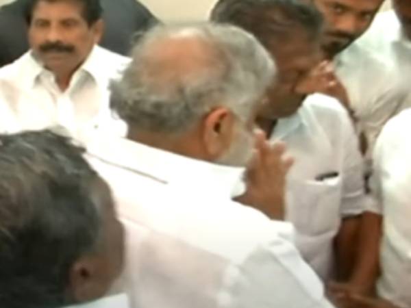  அமைச்சர் அஞ்சலி 