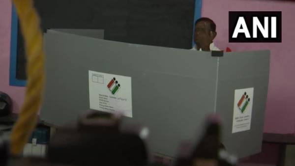 அதிமுக குற்றச்சாட்டு