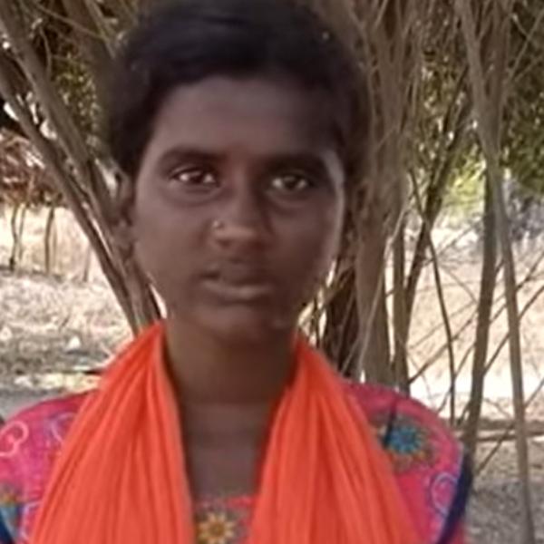 3 பேரை காப்பாற்றிய மாணவி 