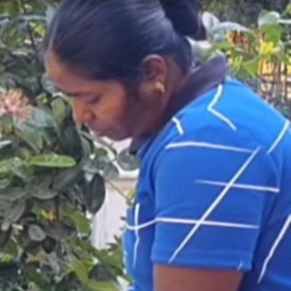  லீவு கேட்ட பெண் காவலர் 