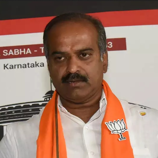 2வது இடத்தில் பெங்களூர் எம்பி 