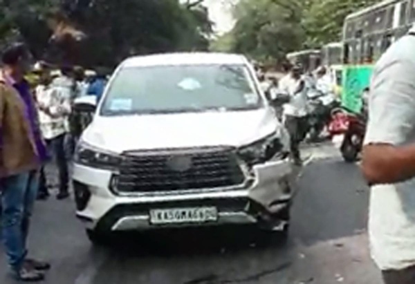 போலீஸ் கூறுவது என்ன? போலீஸ் கூறுவது என்ன?