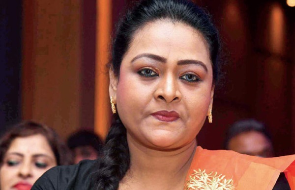 கவர்ச்சி நாயகி