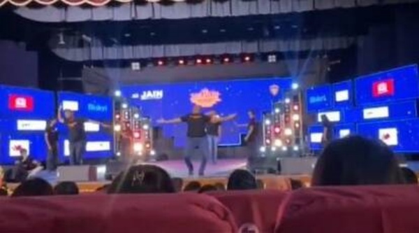 பல்கலைக்கழகத்துக்கு எதிராக கையெழுத்து இயக்கம்