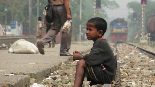 யார் இவர்கள்?