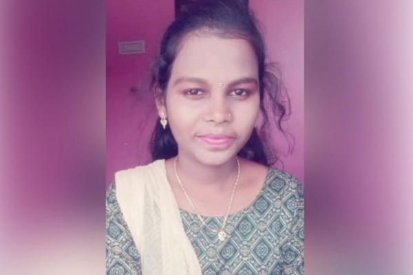 நிறைமாத கர்ப்பிணி 