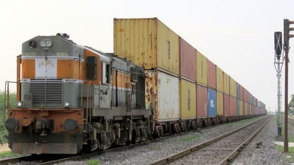 சரக்கு ரயில் 