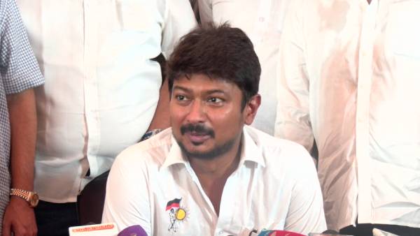 ஆளுநருக்கு ஜால்ரா அடித்துக் கொண்டு 