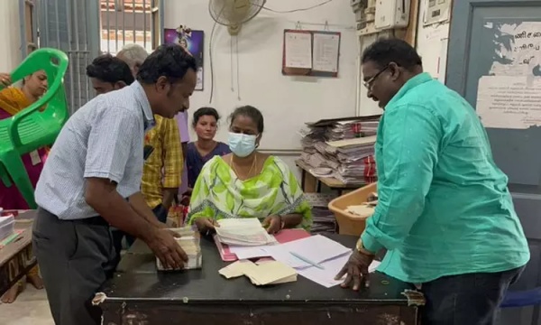 ரெய்டு ரெய்டு