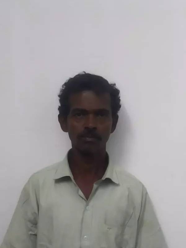 ஆசிரியர் மீது புகார்