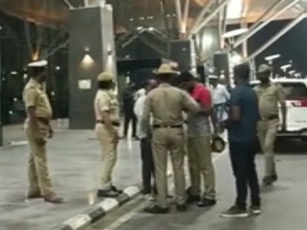 ரயில் நிலையம்