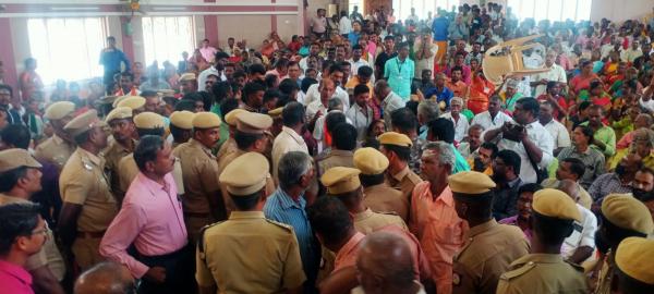  உடனே வைக்கப்பட்ட போட்டோ 