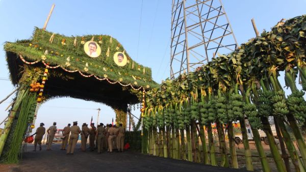 கரூரில் உதயநிதி 