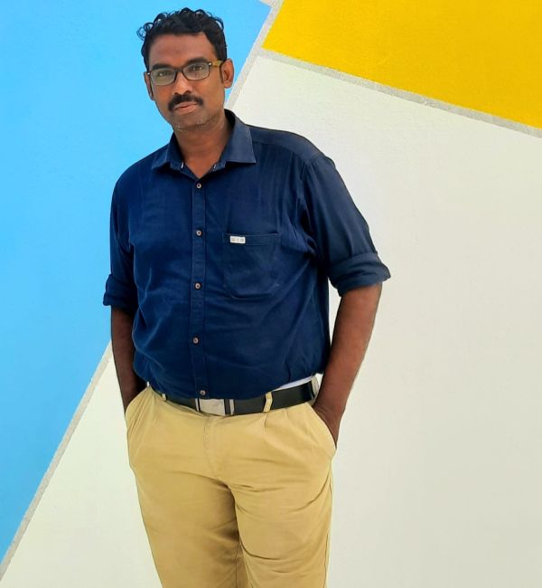 பள்ளி தலைமை ஆசிரியர் 