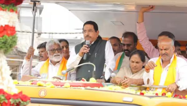 ஆதாரங்களை கொடுப்பது இல்லை 