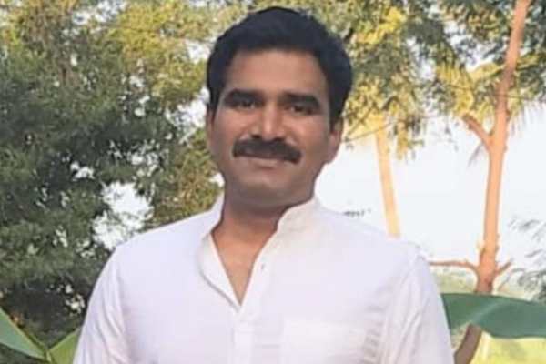 விலகுகிறேன் 