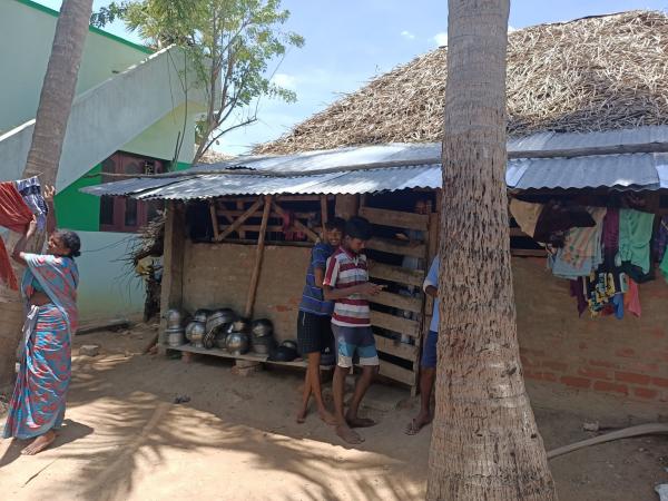 அரசு பள்ளி ஆசிரியர் 