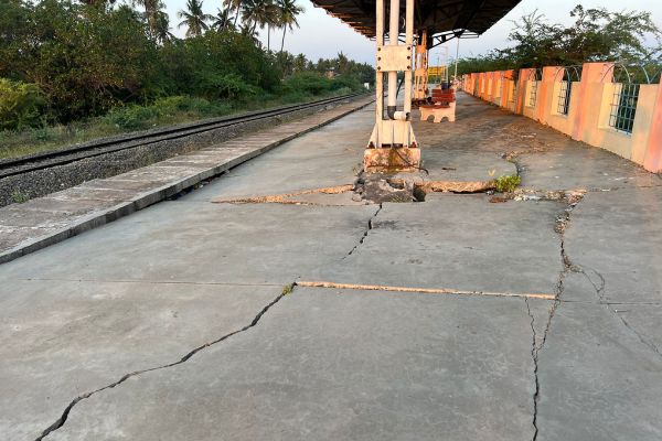 மக்கள் அதிர்ச்சி 