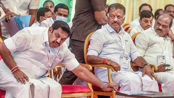  அறிவிப்புக்கு பின்னணி