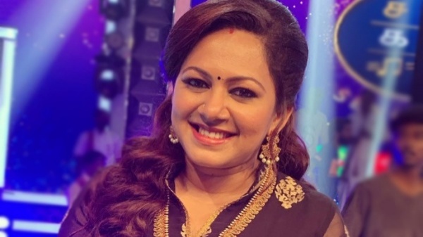 இப்போ சினிமாவிலும் அறிமுகம்