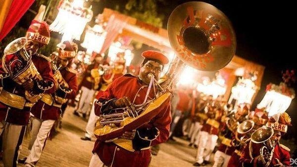 அதிக சத்தம்