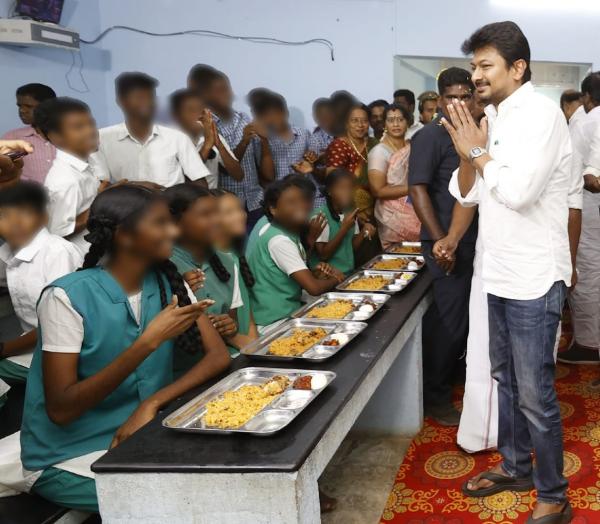 பிளஸ் 1 மாணவர்களுக்கு மட்டும் 